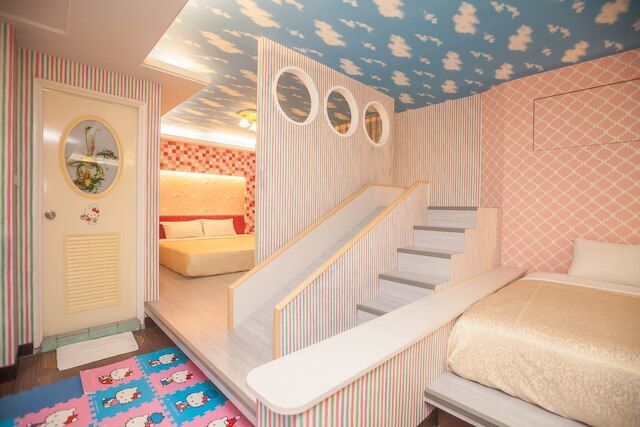 チェリー ブロッサム モーテル (櫻花村汽車旅館)