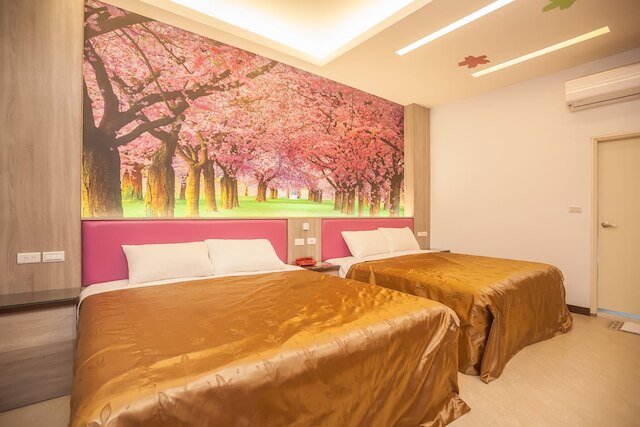 チェリー ブロッサム モーテル (櫻花村汽車旅館)