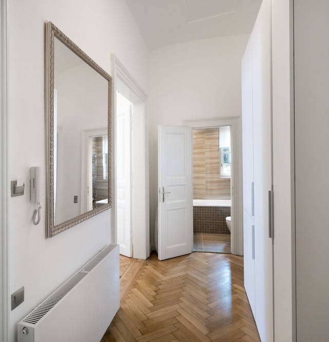 モルデカイトゥエルブアパートメントバイアドレズリビング