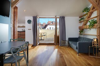 モルデカイトゥエルブアパートメントバイアドレズリビング