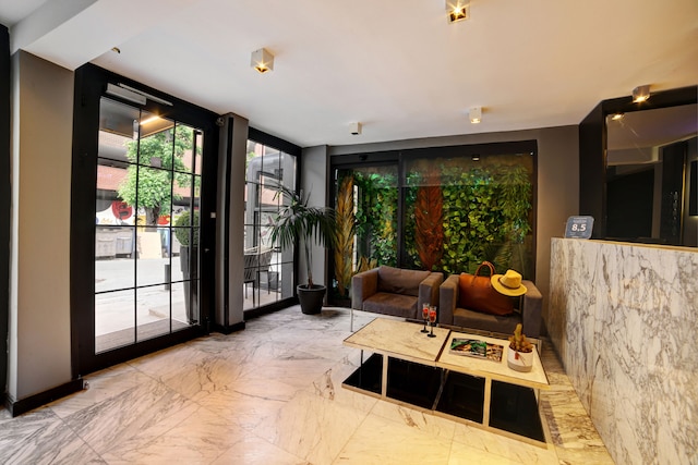 ザ キャピタル ホテル