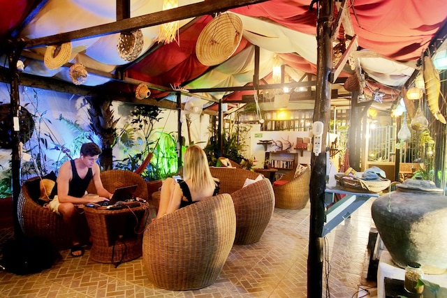 ブルスカンプ イン - アダルト オンリー