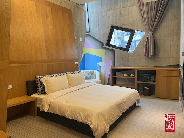 スモーキング ロック リゾート (冒煙的石頭溫泉度假旅館)