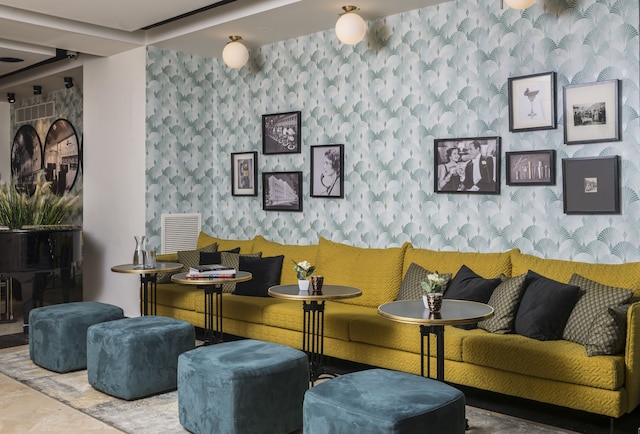 コレシュ ホテル