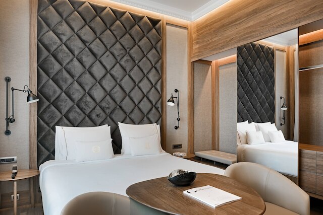 シルクロ グラン ヴア オートグラフ コレクション - アダルト オンリー