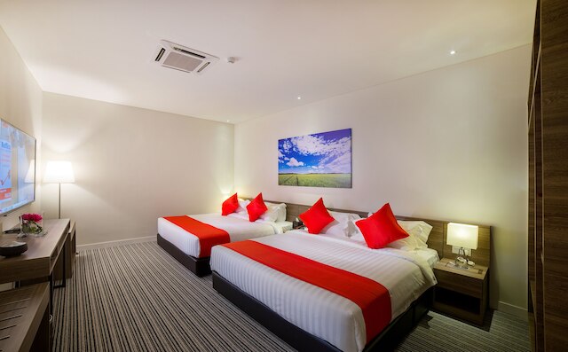 リッカートン カプセル ホテル