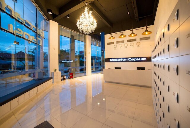 リッカートン カプセル ホテル