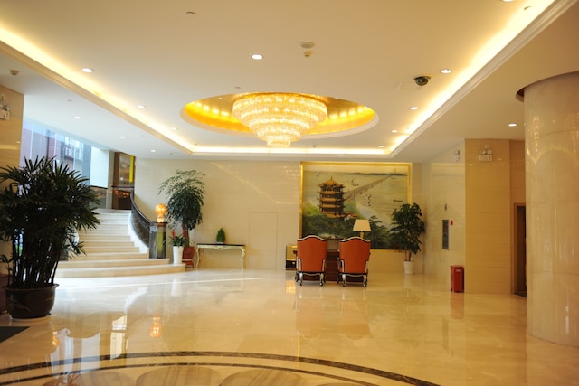 武漢センタイ ジョンヤン ホテル (武汉森泰中洋酒店)