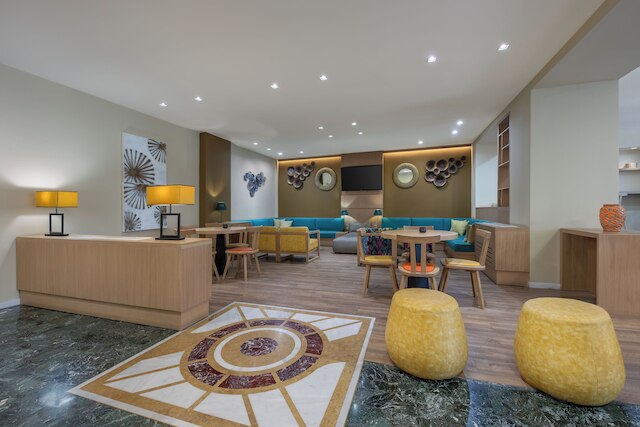 カジュアル クビック アテネ ホテル