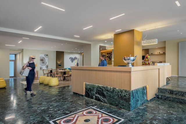 カジュアル クビック アテネ ホテル