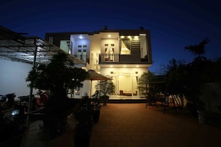 バジル ホームステイ アンド ホステル