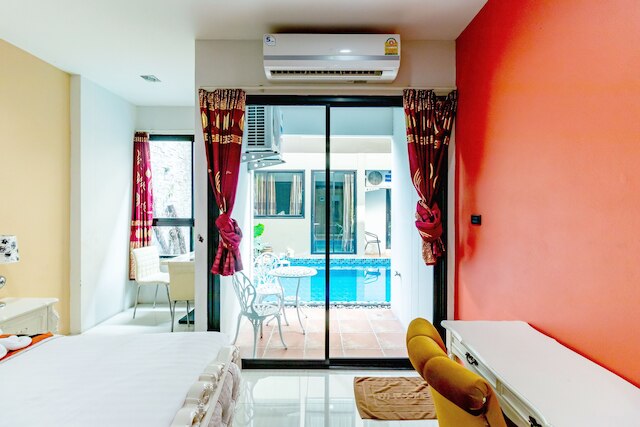 ザ プール リゾート