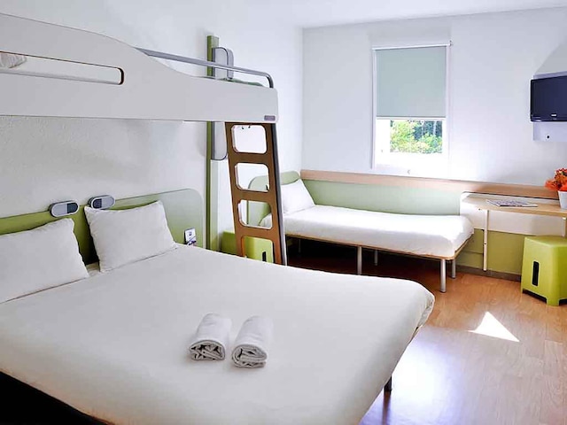 イビス バジェット オレンジ センター