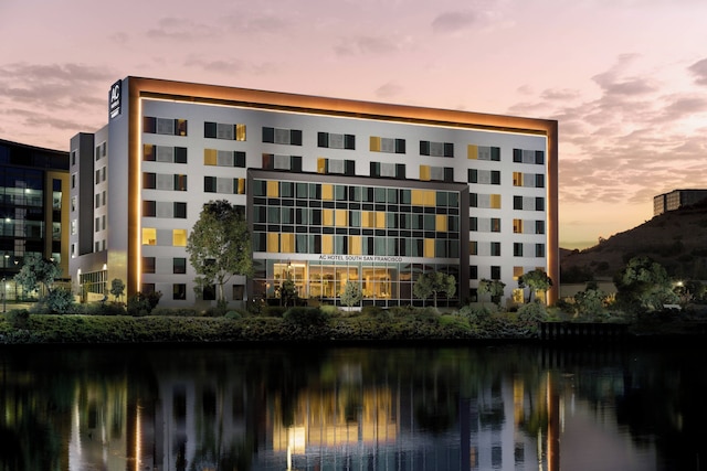 AC ホテル バイ マリオット サンフランシスコ エアポート オイスター ポイント/ウォーターフロント