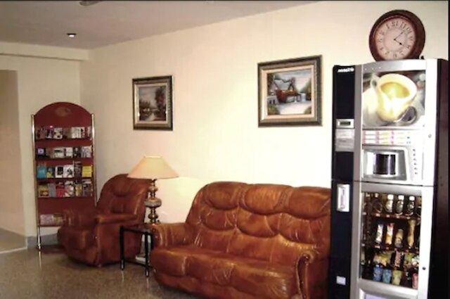 ホスタル モンクロア