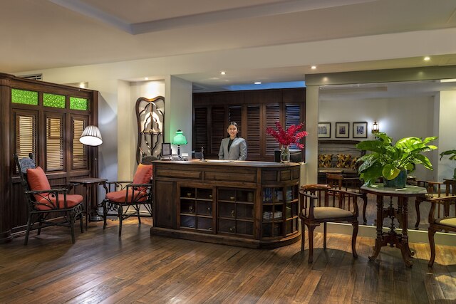 アット 21 サラデーン