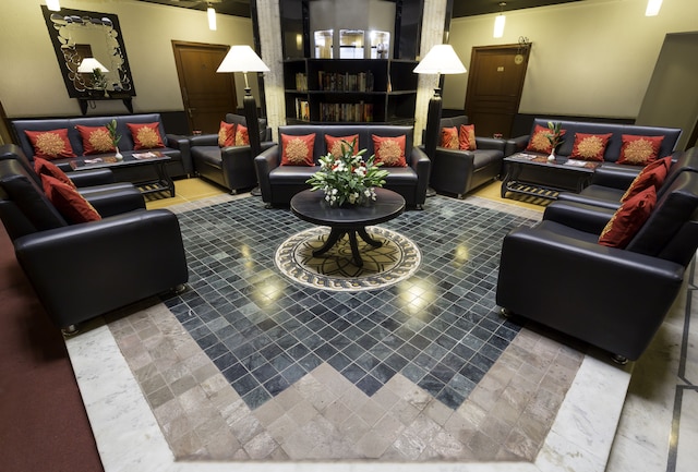 HM スイーツ & スタジオズ バンガロール