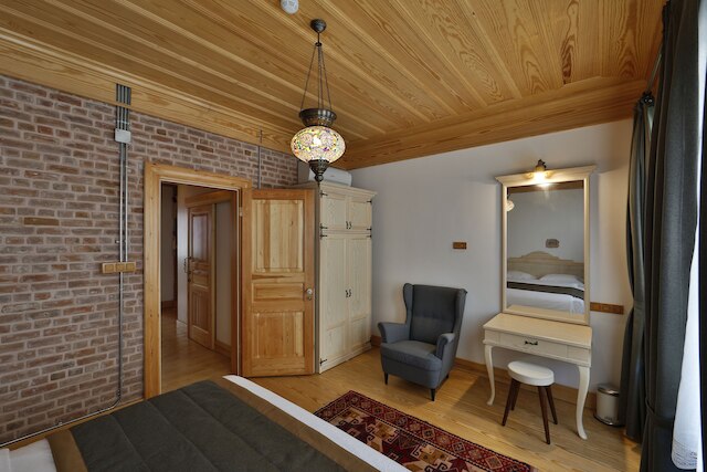 カティルガ コナック アパートメンツ