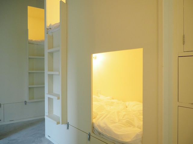 almond hostel & cafe