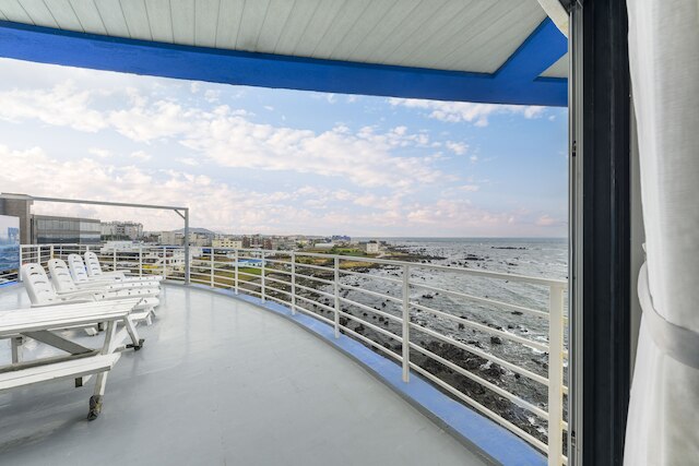 オン ザ シー ペンション