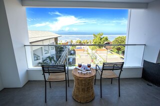 ベノアシーシートスアンドビラズ