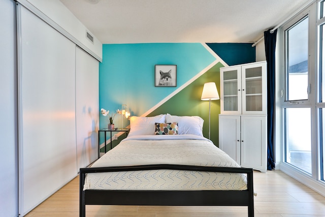 シティプレイス 1B ラックス コンドミニアム レイクサイド スカイドーム MTCC