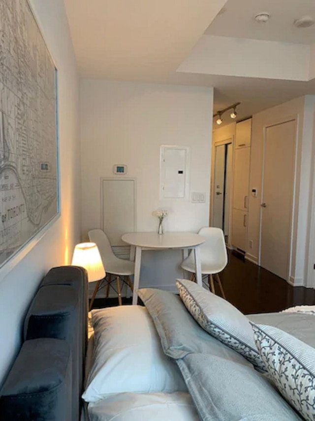 ラビッシュ スイート - ラグジュアリー ワン ベッドルーム コンド