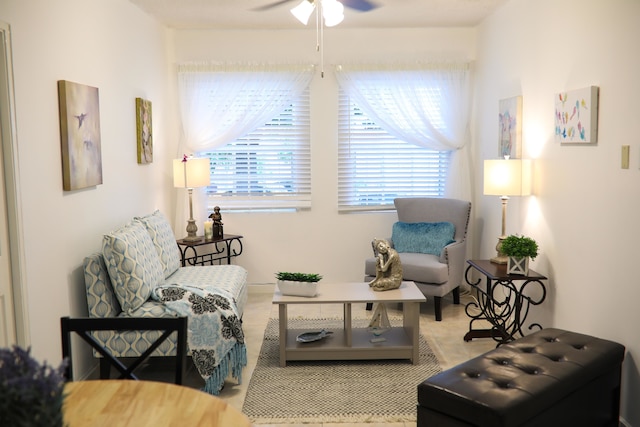 ニュー キングストンズ デラックス アパートメント