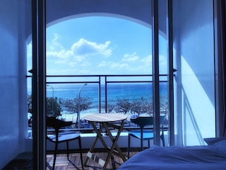 サン シユウン パイ シャオ ニウノ イン (墾丁陽光小棧皮小妞)