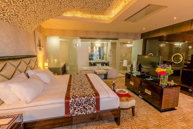 ブルー スカイ ホテル & タワー