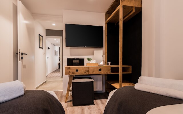 アクロポリスラグザリーリビング