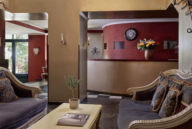 デルフィ アート ホテル