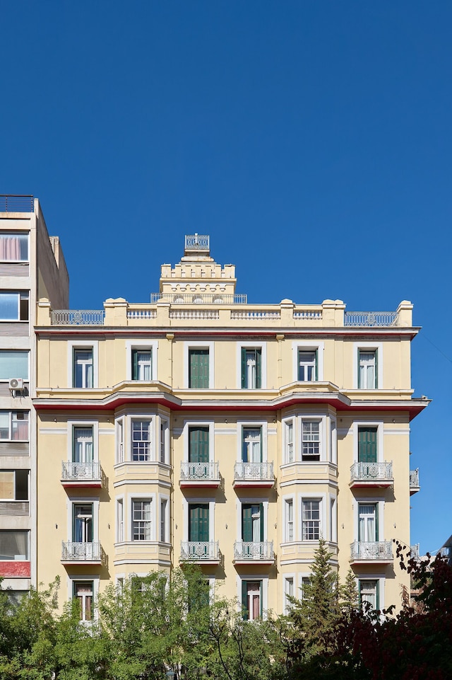 デルフィ アート ホテル