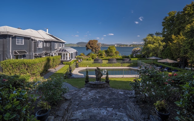 ブラック スワン レイクサイド ブティック ホテル