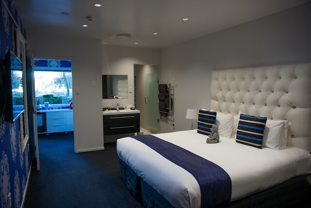 ブラック スワン レイクサイド ブティック ホテル