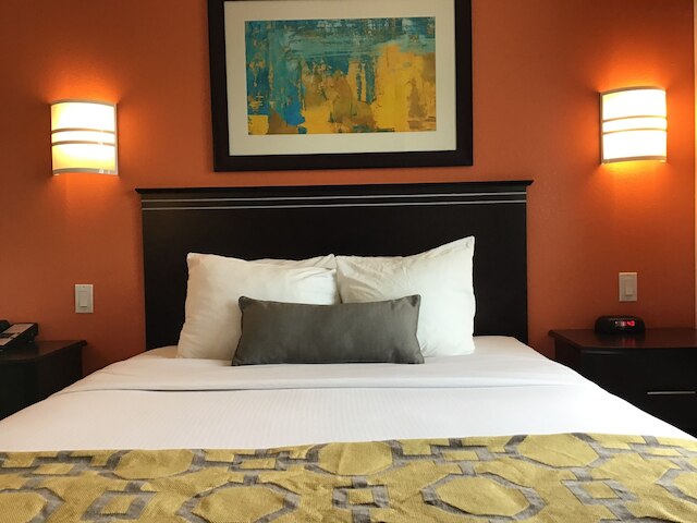 ベイモント イン & スイーツ シェリダン