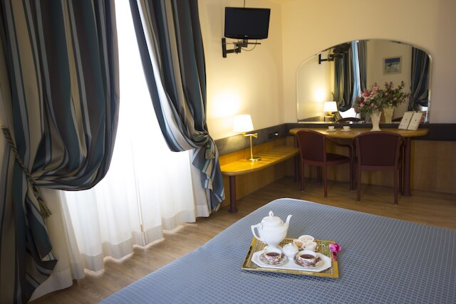 アルバート ホテル