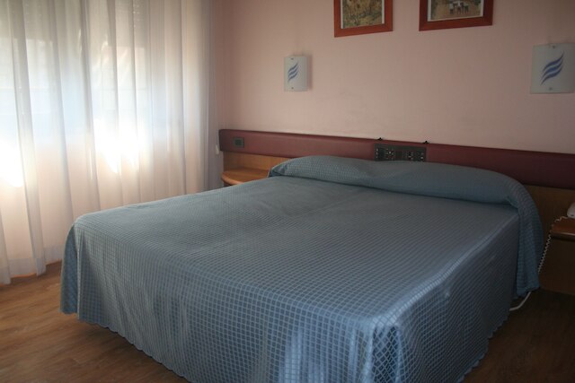 アルバート ホテル