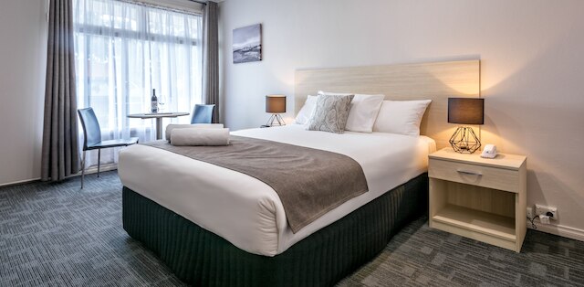 マンダラ エース アルバニーホテル