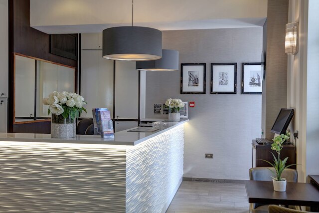 コンフォート イン バッキンガム パレス