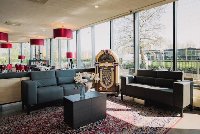 バスティオン ホテル バーレンドレヒト