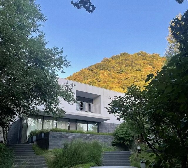 コミューン バイ ザ グレート ウォール (長城腳下的公社)