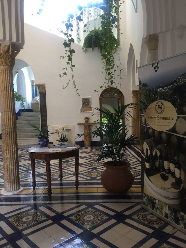 パラッツォ コンファローネ