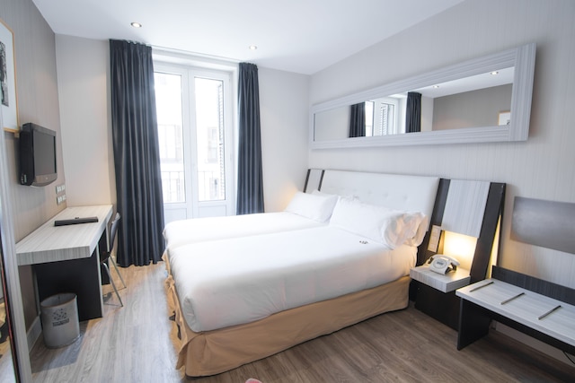 プチ パレス アレナル