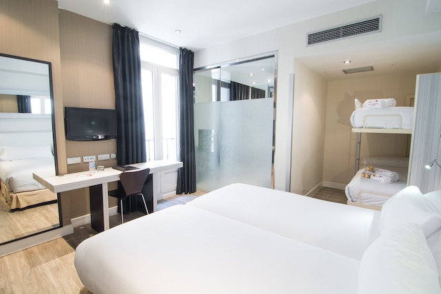 プチ パレス アレナル