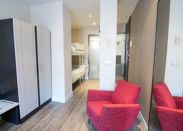 プチ パレス アレナル