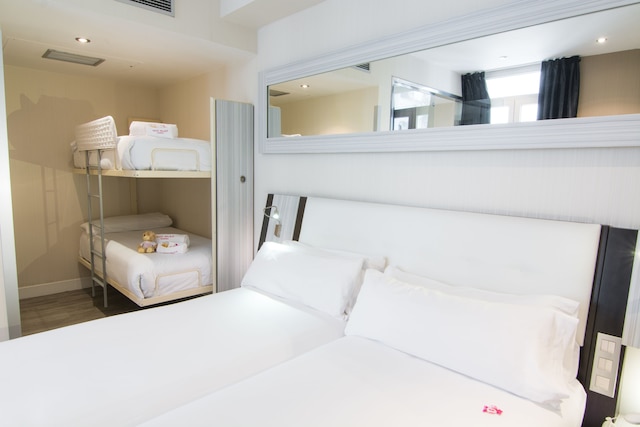 プチ パレス アレナル