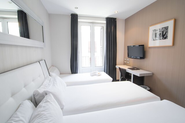 プチ パレス アレナル