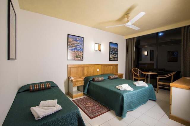 カニフォー ホテル