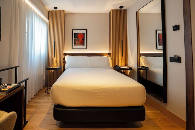 ホテル ゼニット コンデ デ ボレル